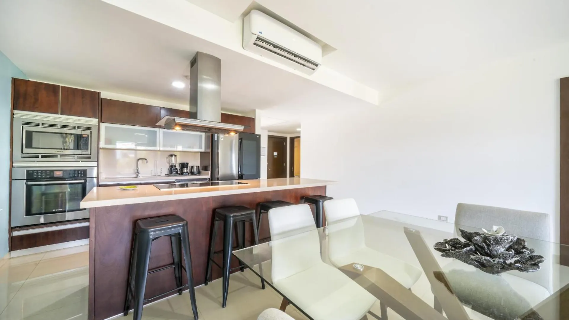 Luxury 2 Bedroom Condo With Tub & Infinity Pool - Beach Side At Mareazul - Sirenita G Playa del Carmen