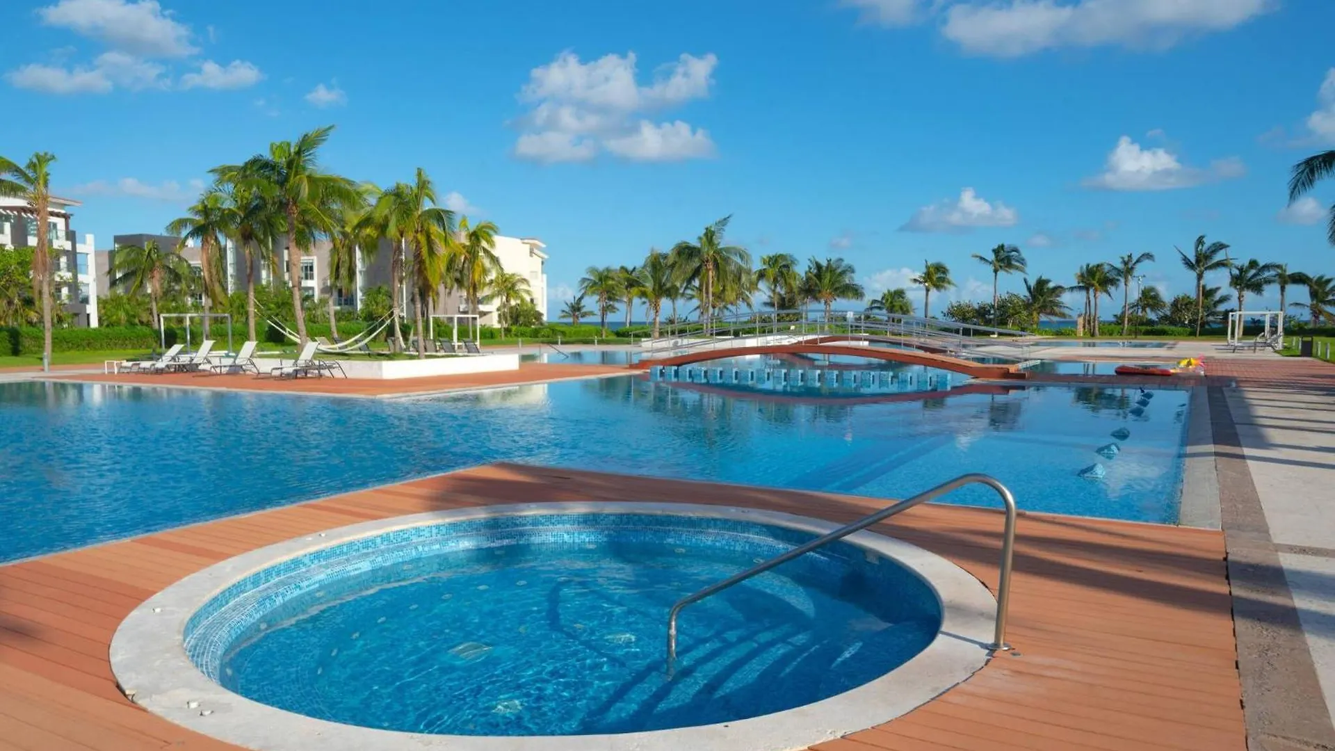 Ferienhaus Luxury 2 Bedroom Condo With Tub & Infinity Pool - Beach Side At Mareazul - Sirenita G Playa del Carmen