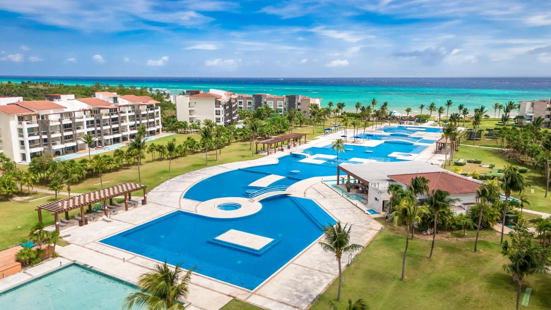 Luxury 2 Bedroom Condo With Tub & Infinity Pool - Beach Side At Mareazul - Sirenita G Playa del Carmen
