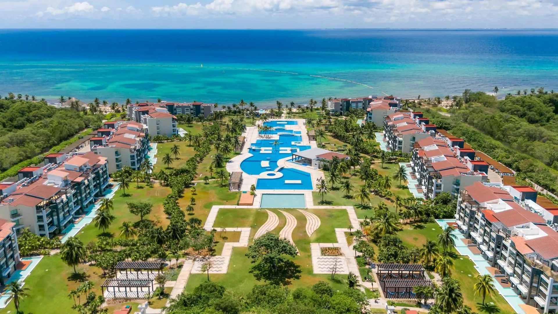 Luxury 2 Bedroom Condo With Tub & Infinity Pool - Beach Side At Mareazul - Sirenita G プレヤデルカーメン 別荘